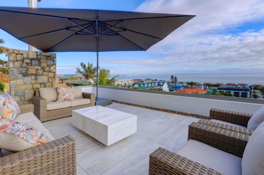 4 Bedroom Property for Sale in Mossel Bay Central Western Cape